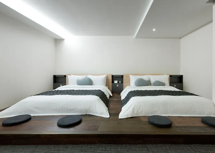 Hotel Metro Myeongdong 3*